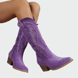 Botine elegante și brodate în stil occidental