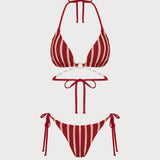 Costum de baie cu bikini contrastant, cu inel O roșu