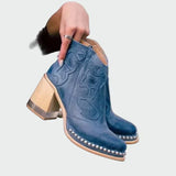 Botine din piele brodate