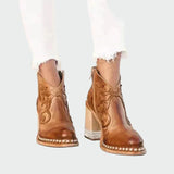 Botine din piele brodate