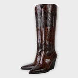 Botine cu Design Croco și Toc Elegant