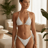 Set de bikini triunghiular cu buline albe, cu gât halter