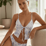 Set tankini cu flori albastre, cu legare în față