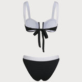 Set de bikini triunghiular cu decolteu U și contrast negru